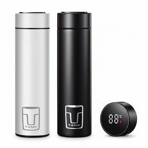 زجاجة ماء رياضية معزولة بشعار السيارة | إكسسوار سيارات tank